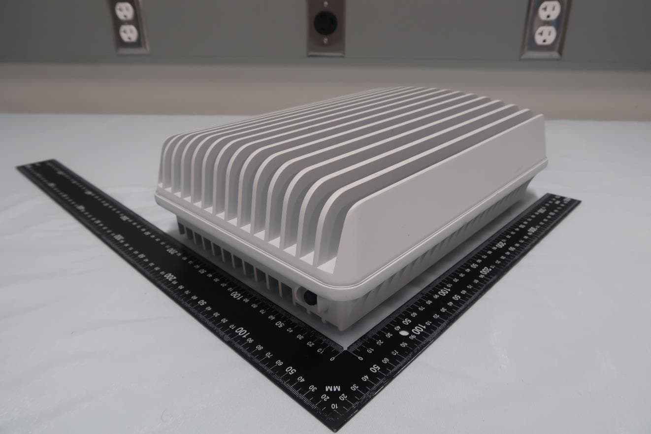 Q950 LTE Access Point - FCC ID S9GQ950US02 - Ruckus Wireless, Inc. (3)