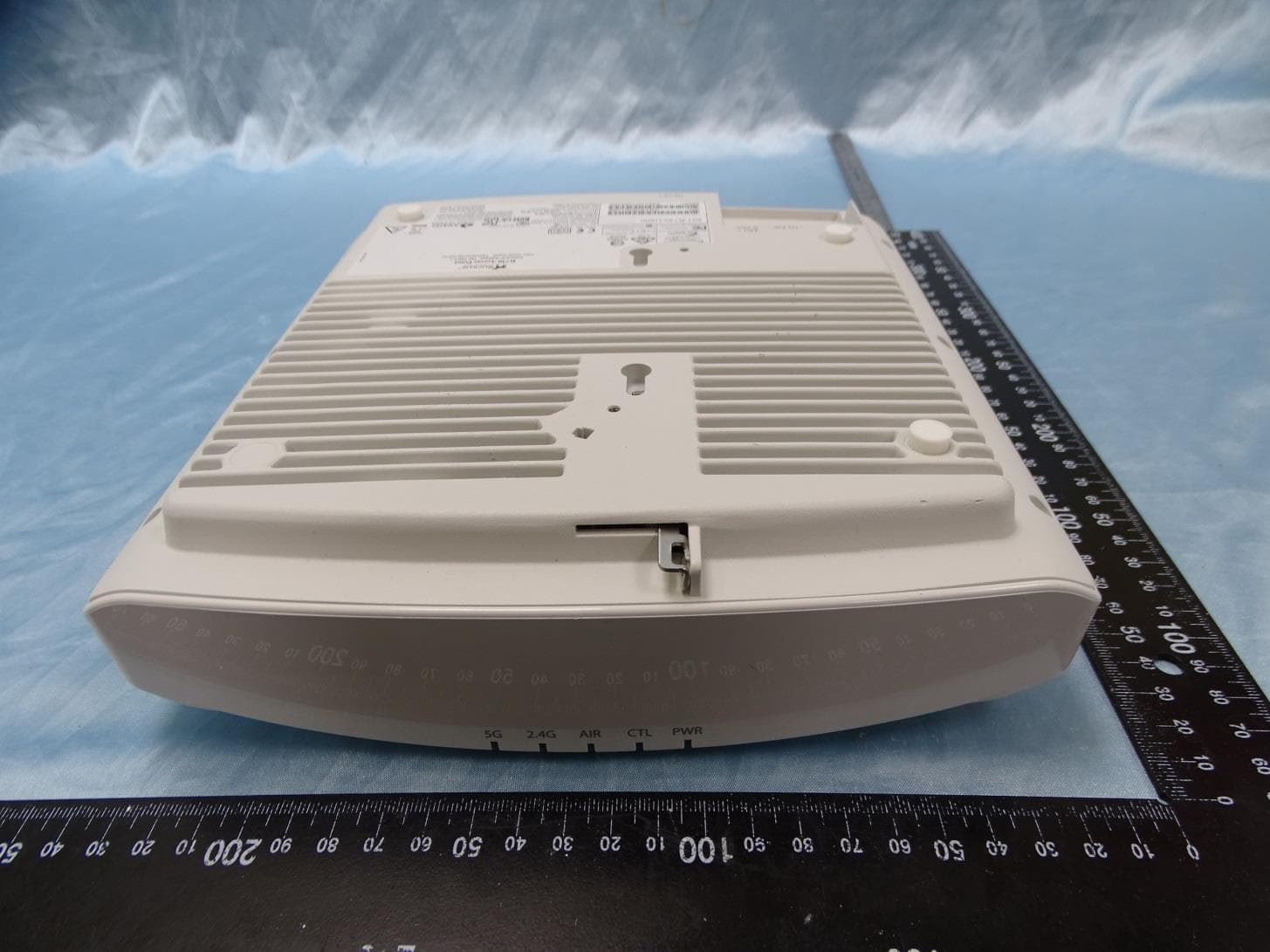Wireless Access Point - FCC ID S9GR850 - Ruckus Wireless, Inc. (2)