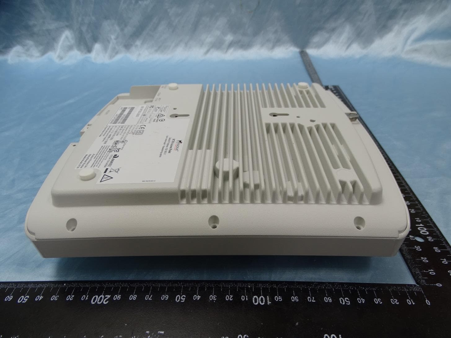 Wireless Access Point - FCC ID S9GR850 - Ruckus Wireless, Inc. (5)