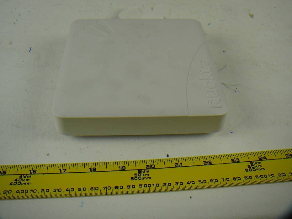 802.11 a/b/g/n Wireless Access Point - FCC ID S9GZF7372 - Ruckus Wireless, Inc. (4)