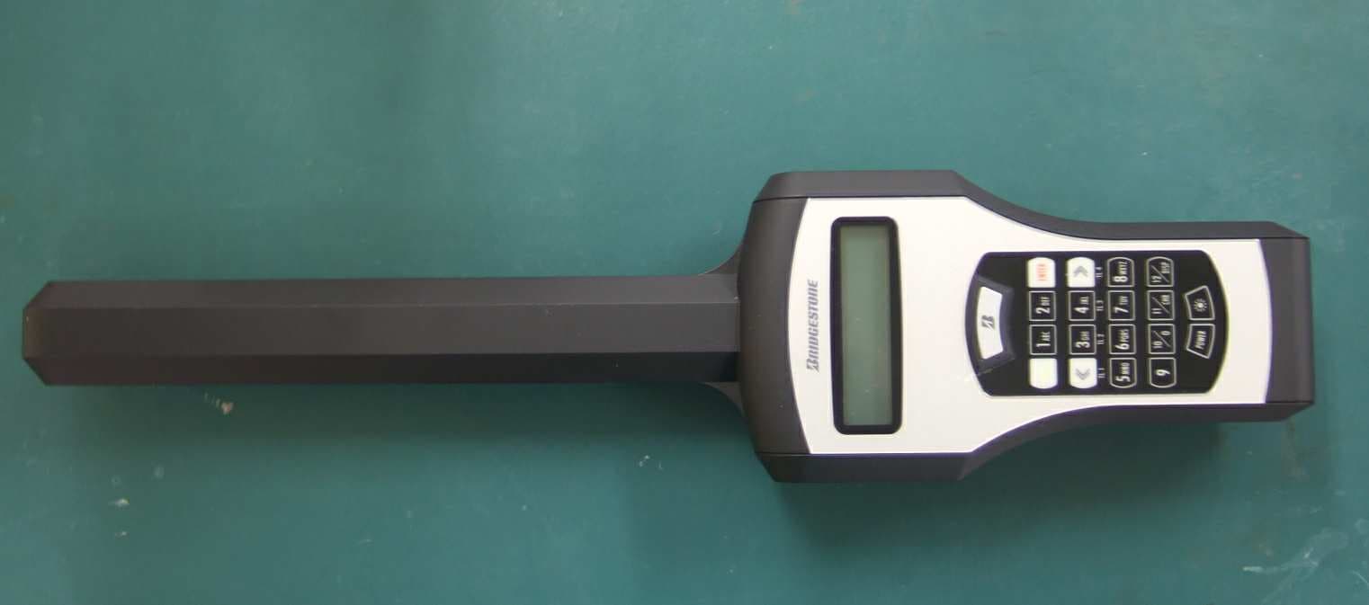 TPMS Hand Reader - FCC ID SBDH211 - Bridgestone Corporation