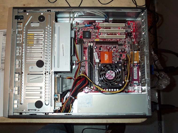 Personal Computer - FCC ID SDTPROFESSIONAL - Escort COmputer Elektronik San. ve Tic. A.S (3)