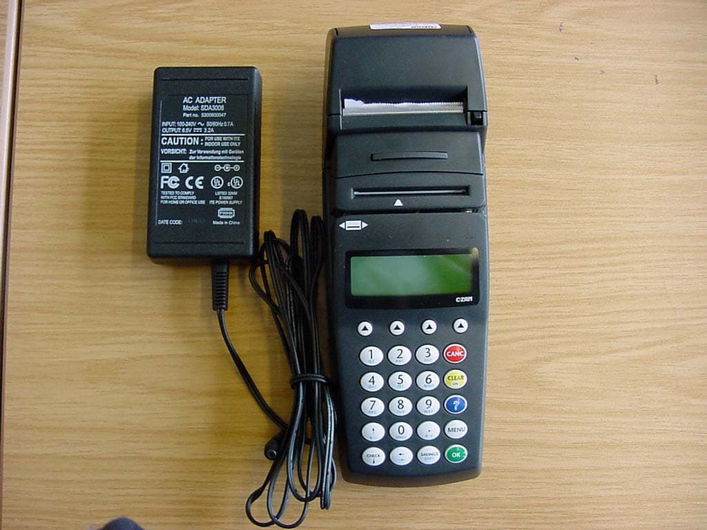 Hand held portable terminal - FCC ID SEKGR48 - Ingenico Belgium SRL (4)