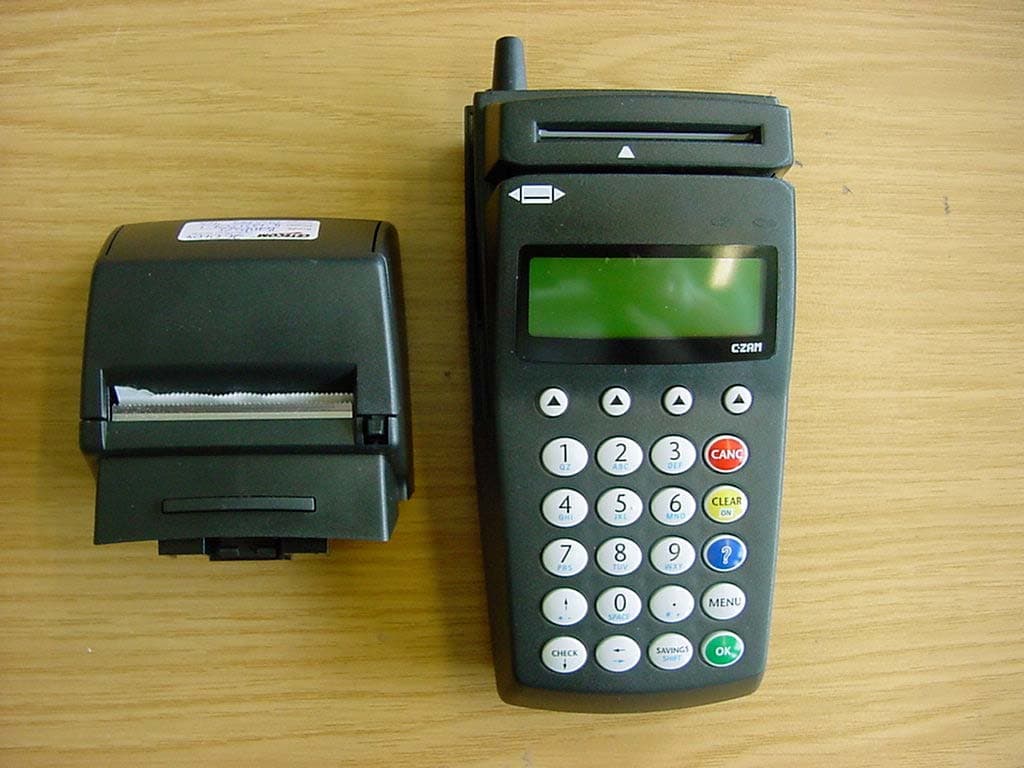 Hand held portable terminal - FCC ID SEKGR48 - Ingenico Belgium SRL (5)