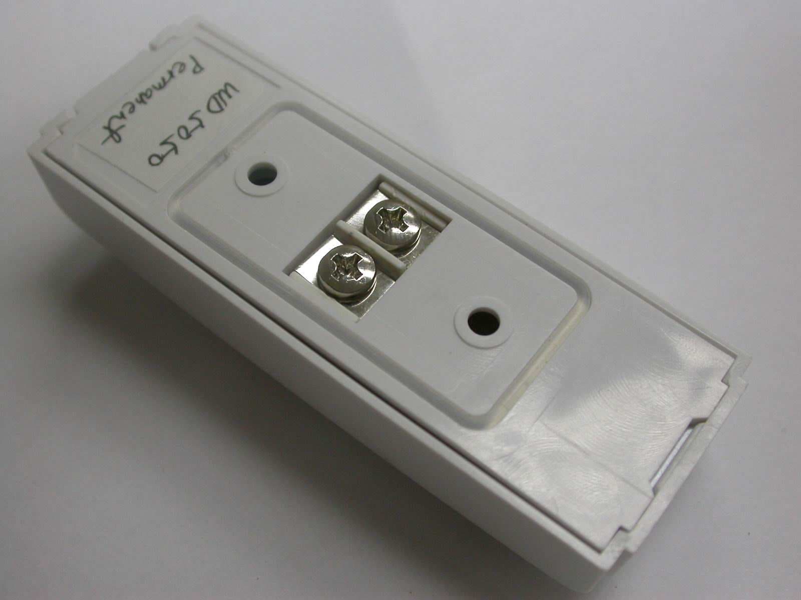 Short Range Remote Control Transmitter - FCC ID SFV-04WD5050 - IQ Group Sdn. Bhd. (Representative Office)