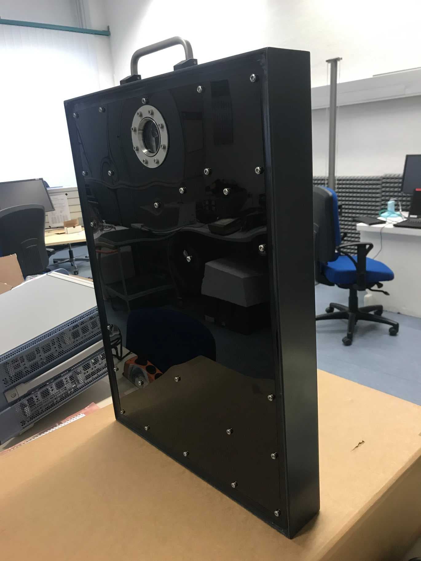 Launch monitor - FCC ID SFX-TMC3G - TrackMan A/S
