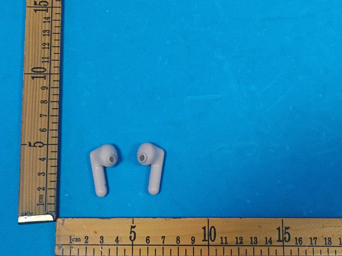 Bluetooth headset - FCC ID SI9AIBUDS - VISUAL LAND INC. (2)