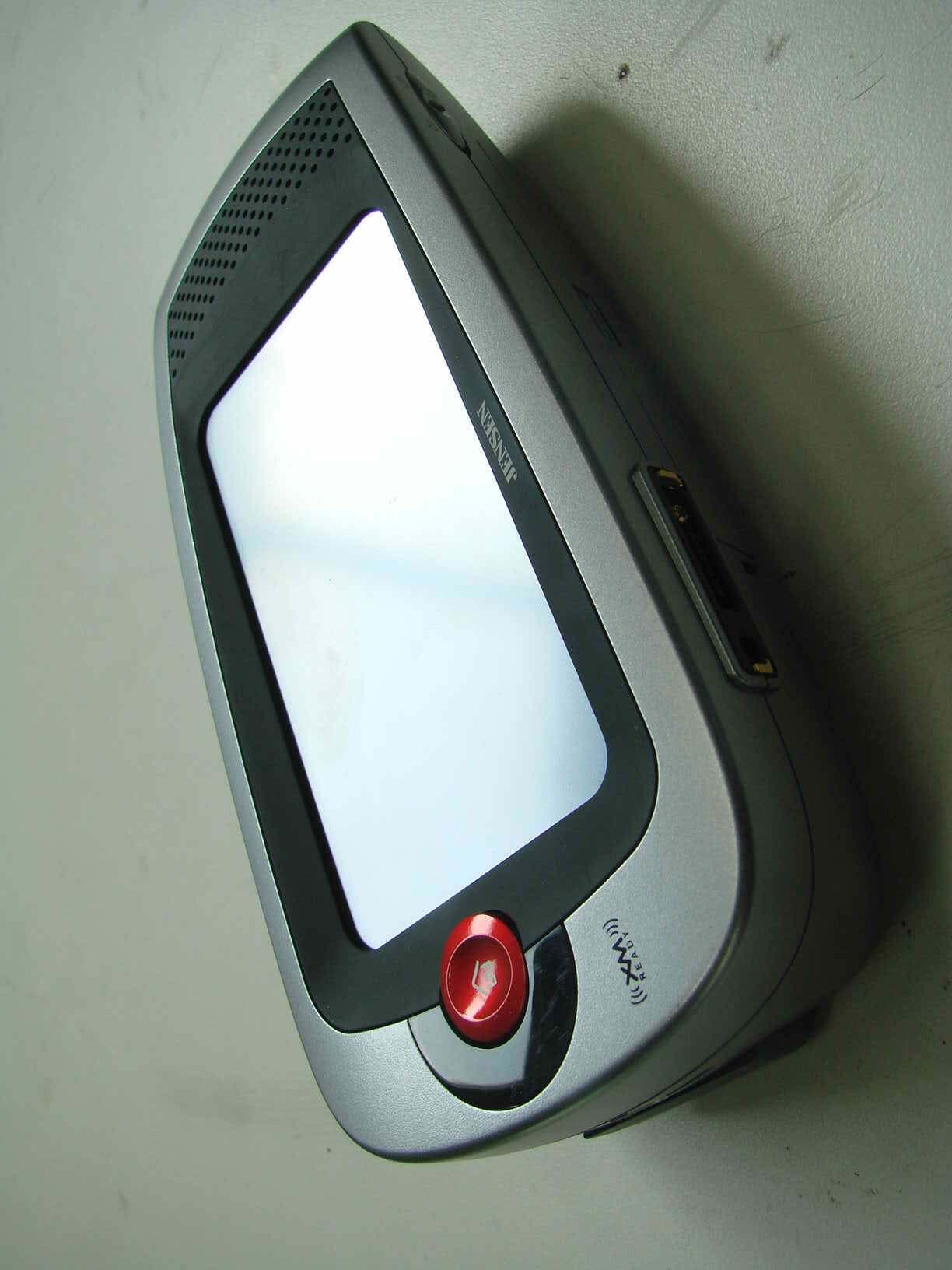 4" LCD Portable Navigation - FCC ID SICNVXM1000 - XDMB Inc. (2)