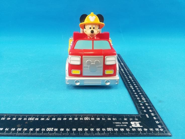 Disney 9inch Mickey Mouse Fire Truck RC Vehicle/Disney 9inch Minine Mouse Bake Shop RC Vehicle - FCC ID SIP-5785-V - MegaGain International Ltd. (4)