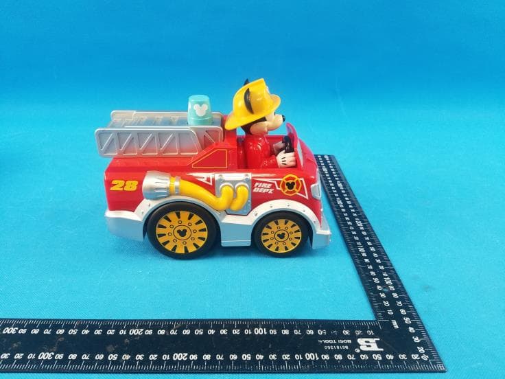 Disney 9inch Mickey Mouse Fire Truck RC Vehicle/Disney 9inch Minine Mouse Bake Shop RC Vehicle - FCC ID SIP-5785-V - MegaGain International Ltd. (2)