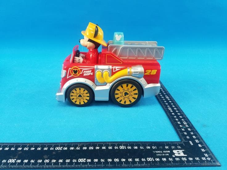 Disney 9inch Mickey Mouse Fire Truck RC Vehicle/Disney 9inch Minine Mouse Bake Shop RC Vehicle - FCC ID SIP-5785-V - MegaGain International Ltd.