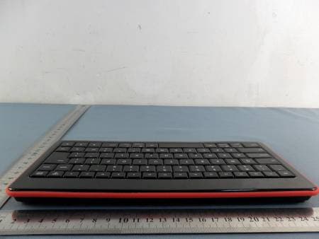 BLUETOOTH WIERLESS KEYBOARD - FCC ID SJ6W6110RF - Shenzhen Weijian Plastics Co., Ltd. (5)