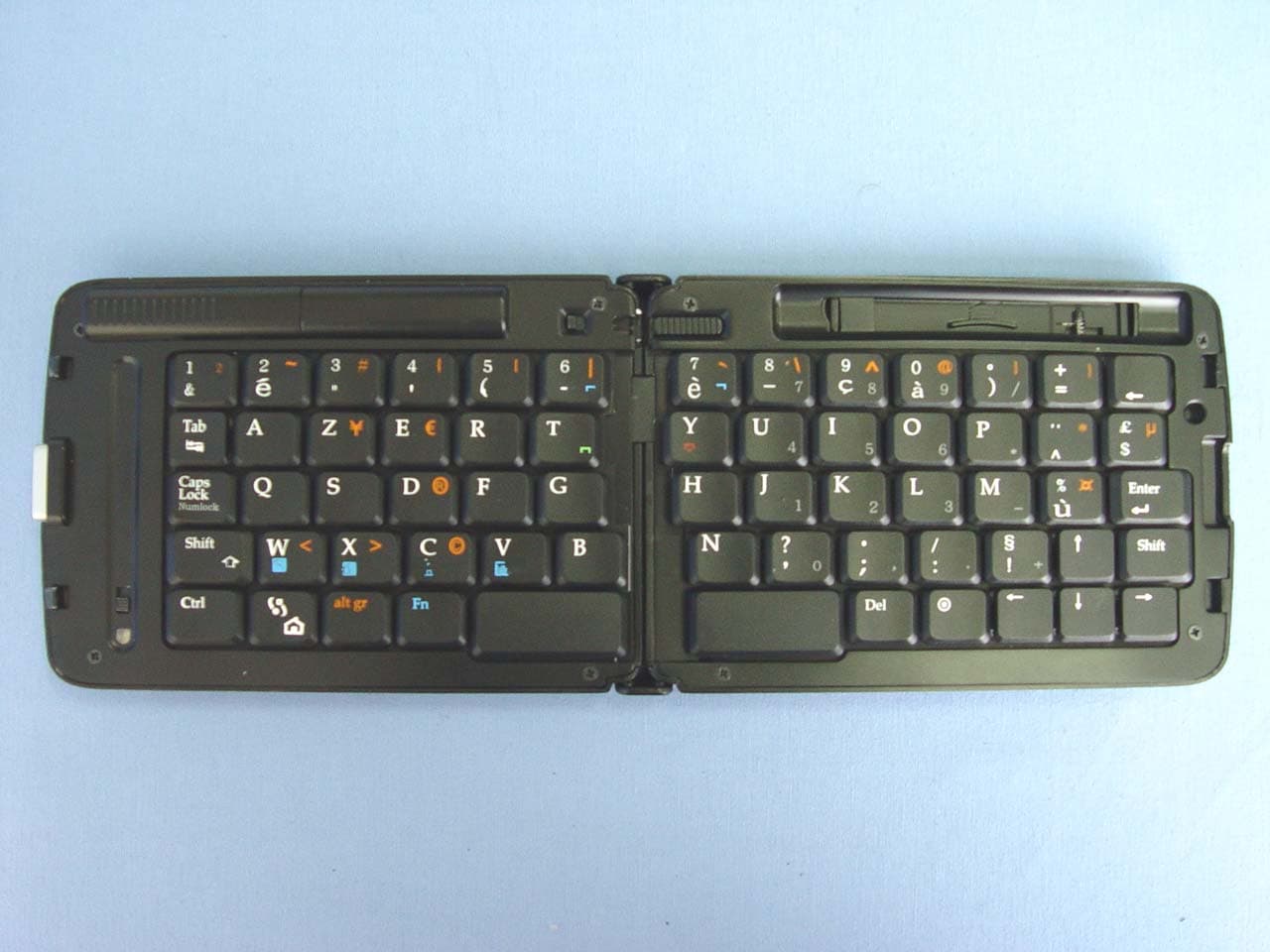 Bluetooth Keyboard - FCC ID SJP-BK60011 - Chainpus Technology Co., Ltd. (5)