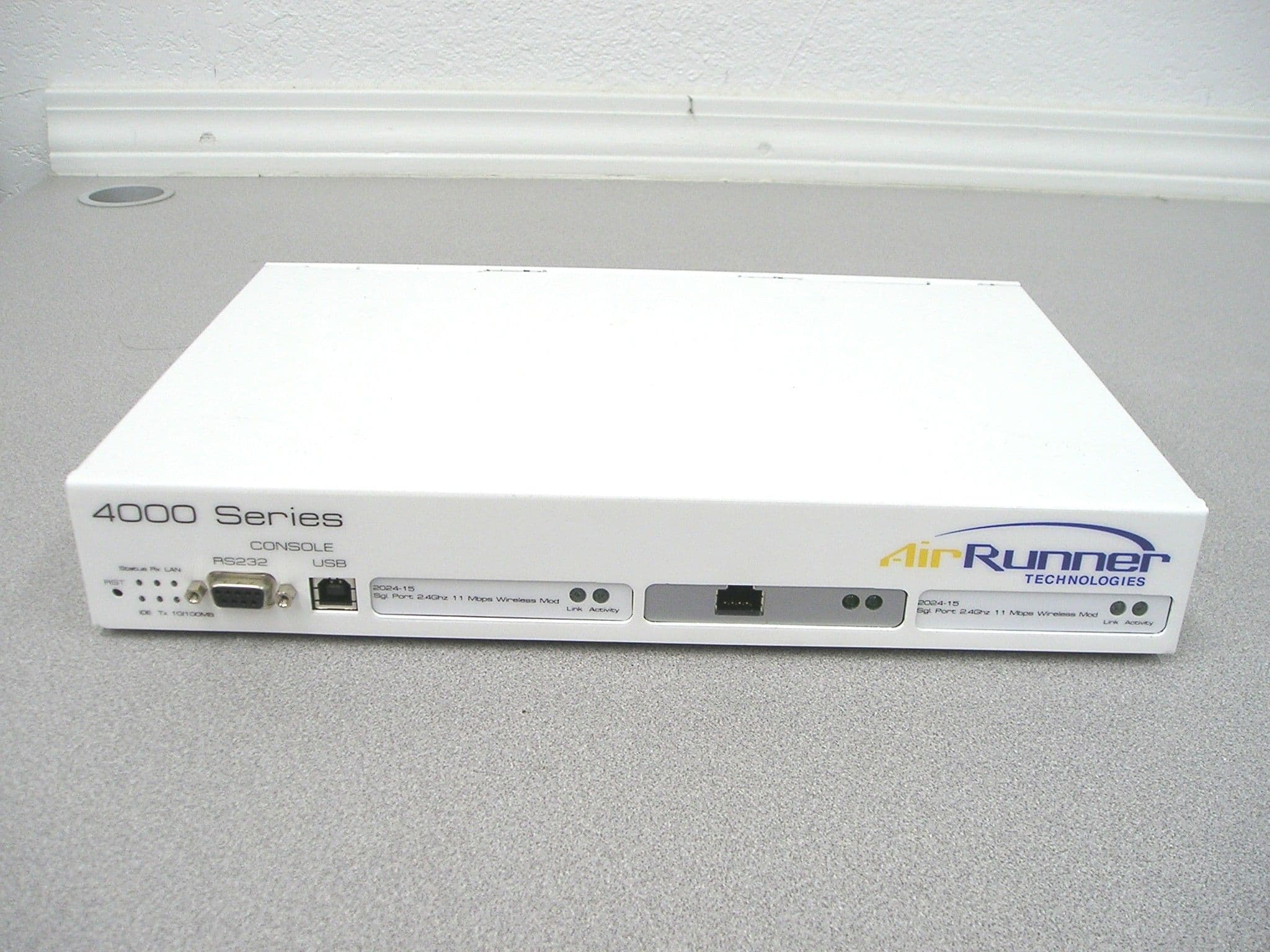 BASE STATION WIRELESS ACCESS POINT/ROUTER - FCC ID SJW-4000-2024-15 - AirTegrity Wireless, Inc.