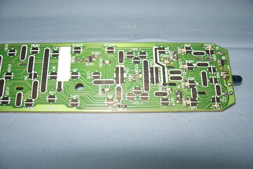 AWOX RF REMOTE CONTROLLER & DONGLE - FCC ID SKORCZ1602006243C - Thomson Asia Pacific Holding Pte Ltd (1)