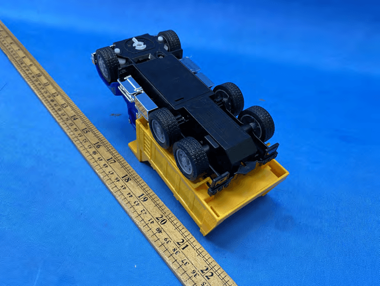 R/C Dump Truck, R/C Tow Truck, R/C Recycling Truck, R/C Cement Truck - FCC ID SLU20D24R01 - Maison Battat Inc.