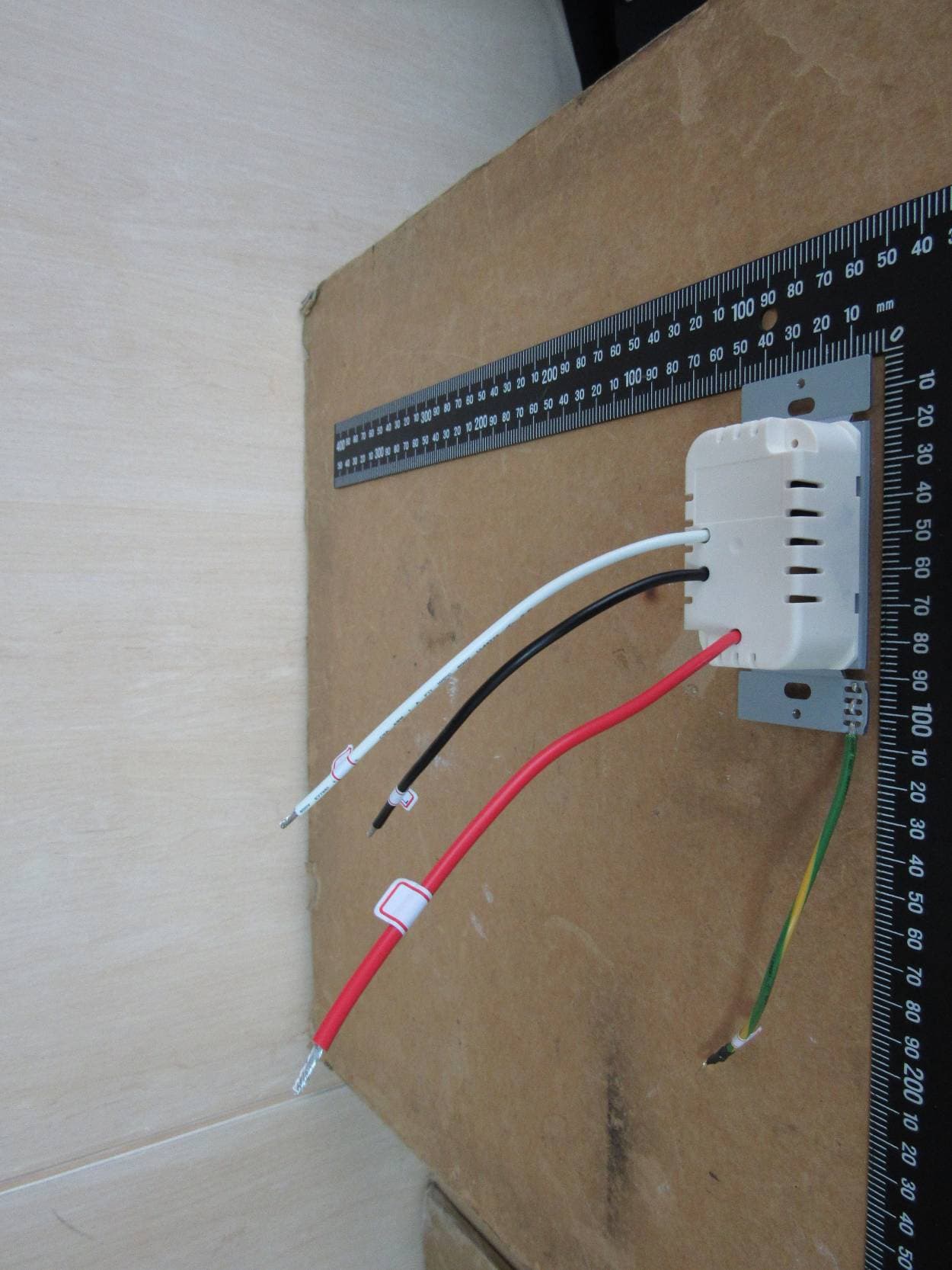 Eve Light Switch - FCC ID SNE-ELS-001 - Eve Systems LLC (3)