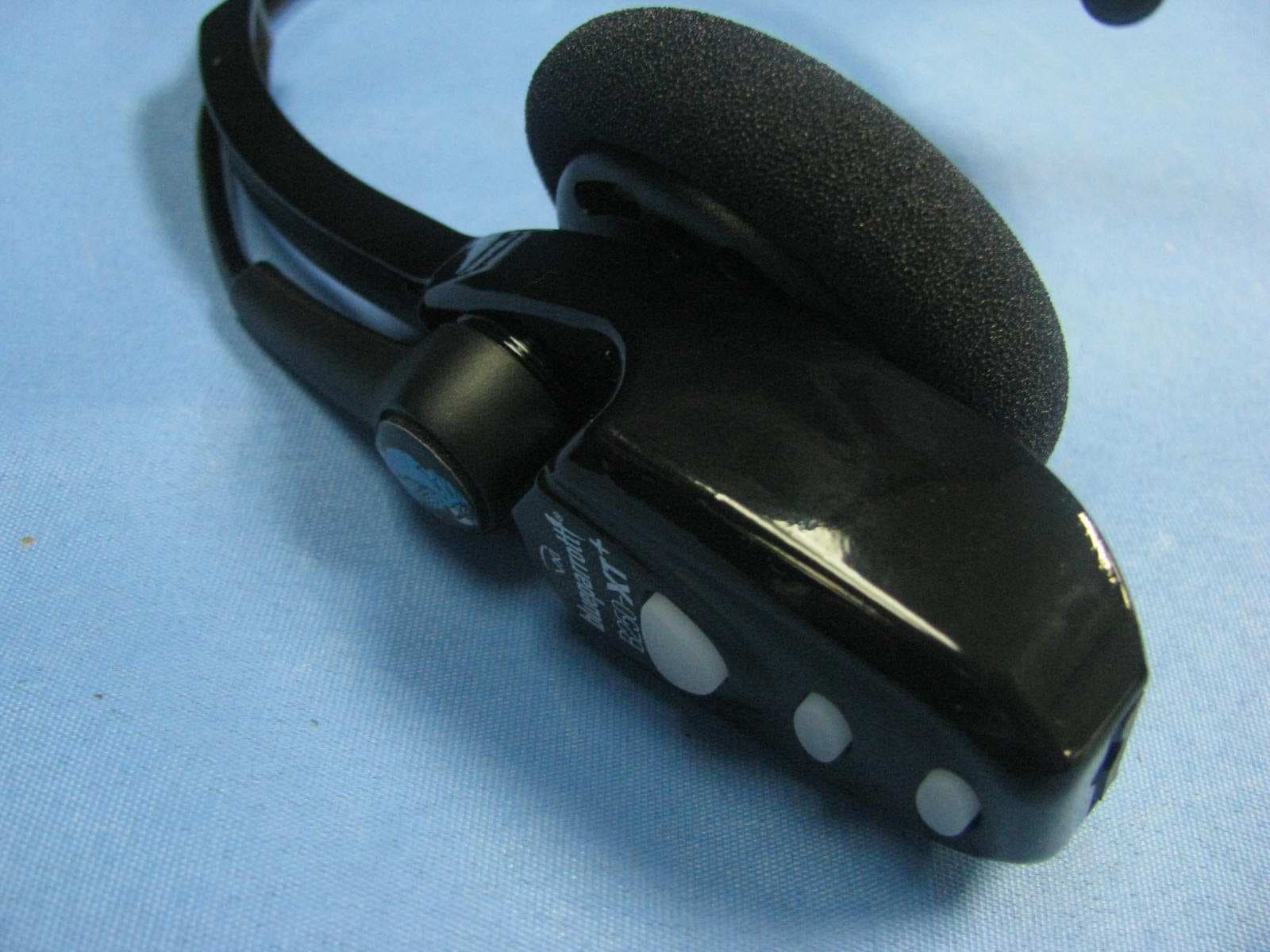Bluetooth wireless headset - FCC ID SOM-203100 - VXI Corporation (4)