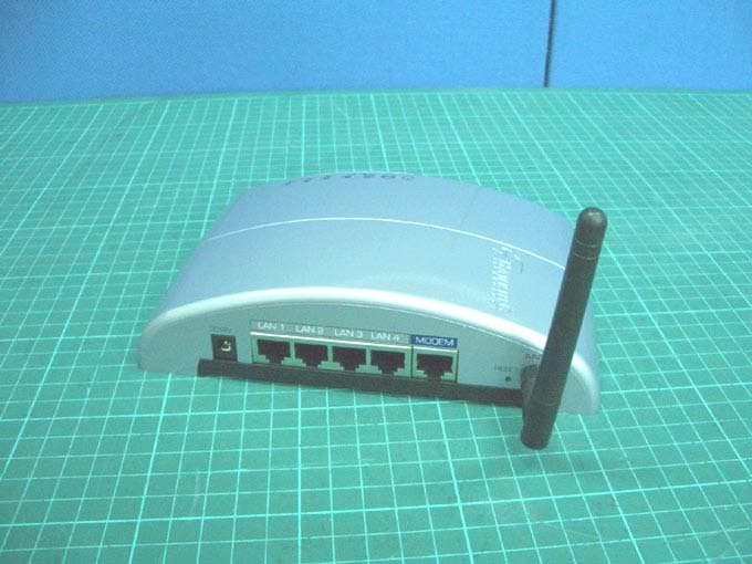 Wireless - G Router - FCC ID SOY-HWRG1 - Hawking Technologies, Inc.