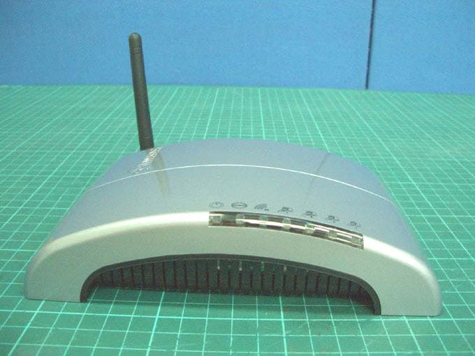 Wireless - G Router - FCC ID SOY-HWRG1 - Hawking Technologies, Inc. (2)