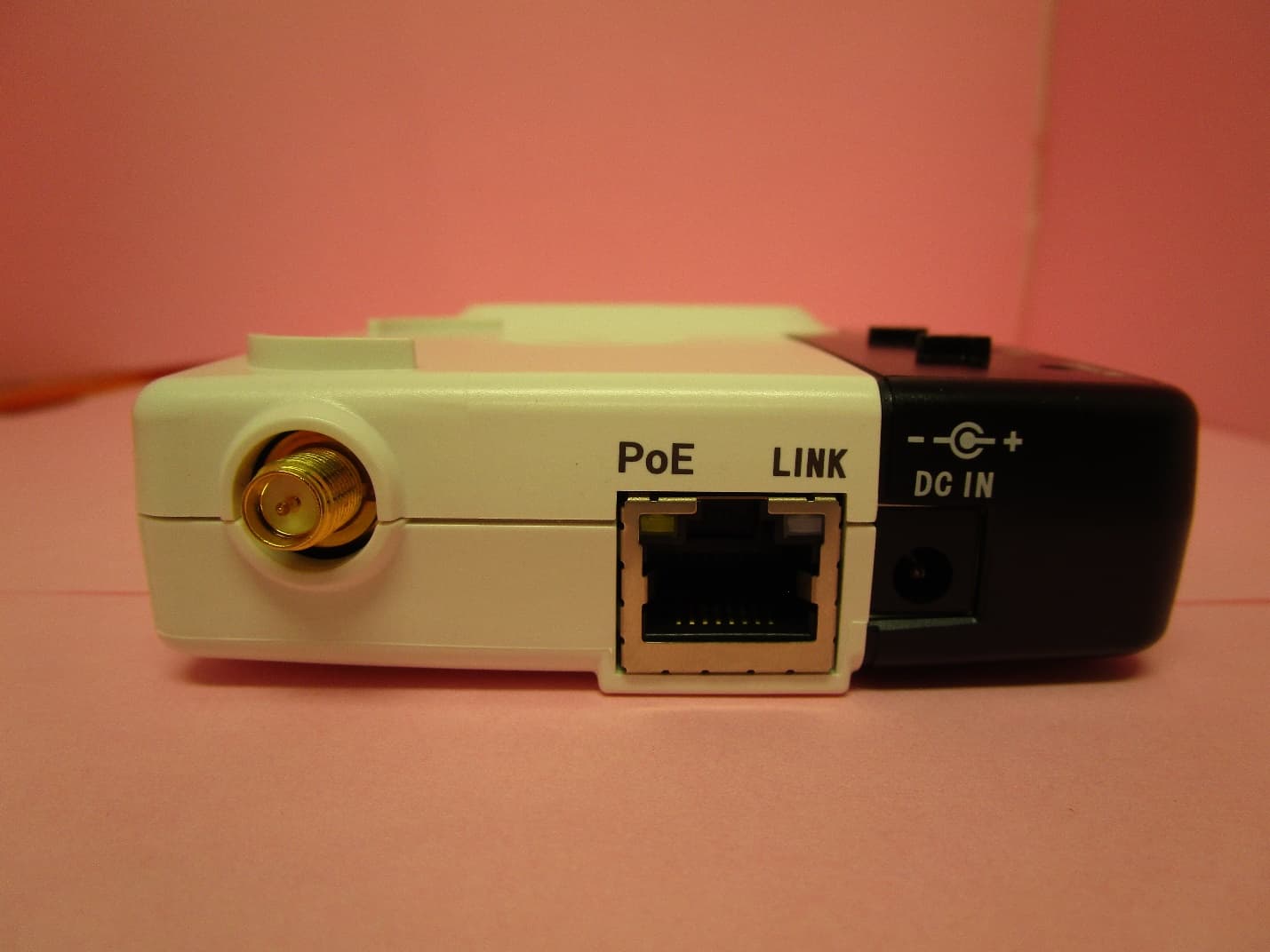 Data Logger Base Unit - FCC ID SRD10100 - TandD Corporation (3)