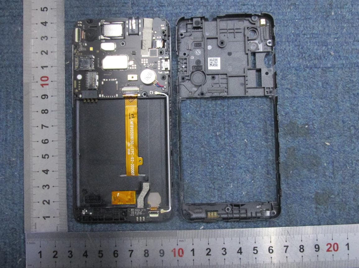WCDMA/GSM(GPRS)Dual-Mode Digital Mobile Phone - FCC ID SRQ-BLADEL9 - ZTE Corporation (3)