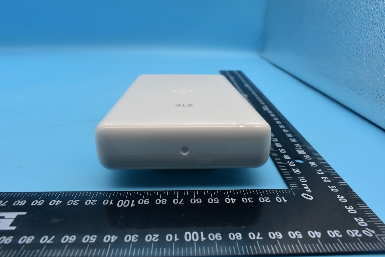 WLAN Router (5G NR/LTE/WCDMA/BT BLE) - FCC ID SRQ-MC7010CA - ZTE Corporation (3)