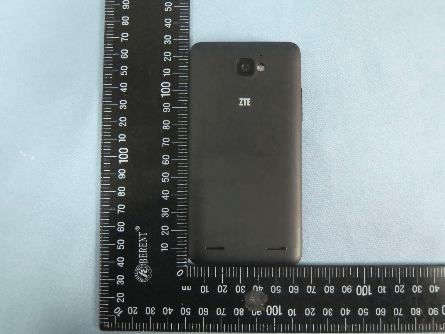 CDMA 1X/EVDO Dual-Mode Digital Mobile Phone - FCC ID SRQ-Z752C - ZTE Corporation (3)
