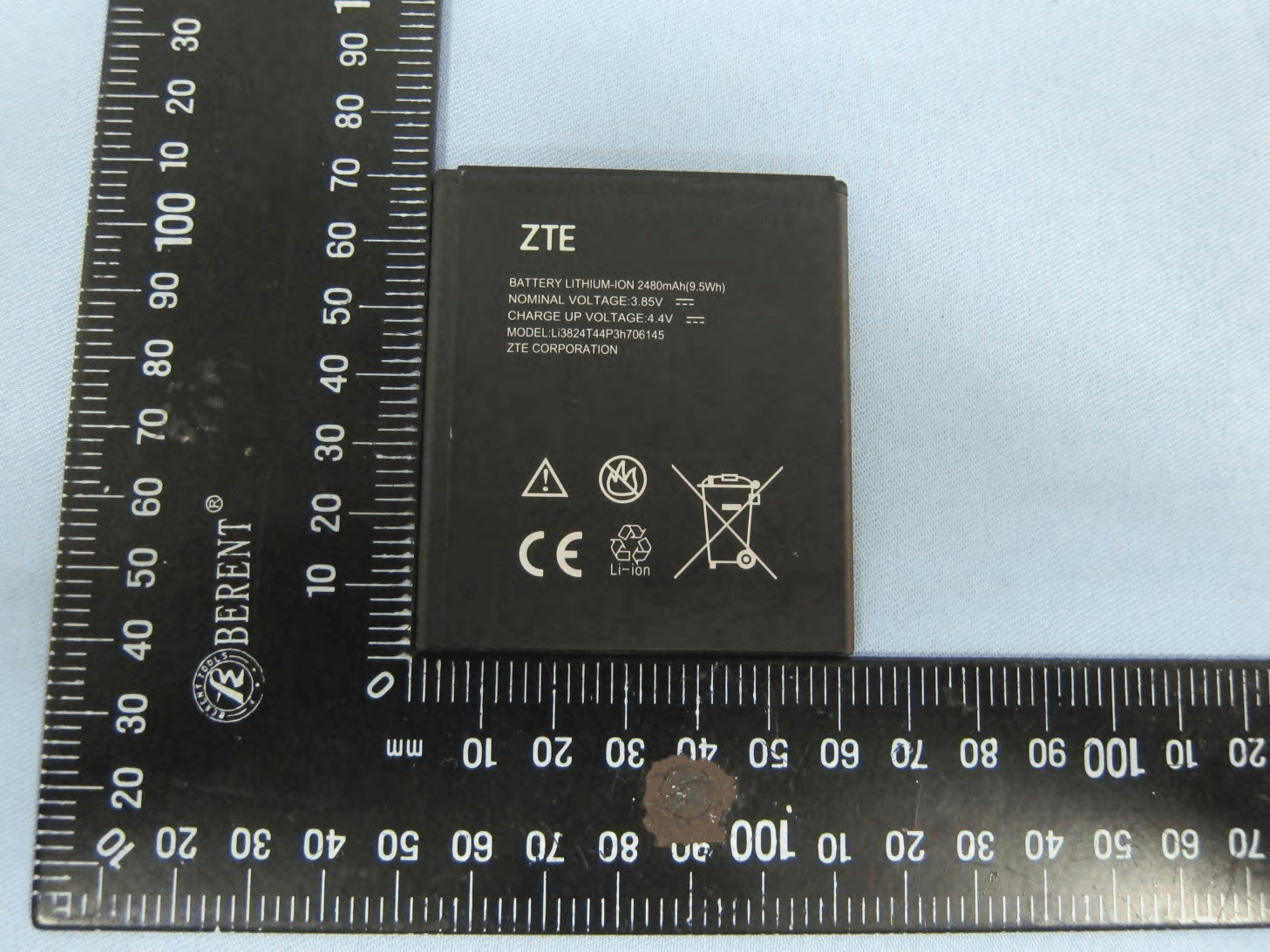 WCDMA/LTE Dual-Mode Digital Mobile Phone - FCC ID SRQ-Z850 - ZTE Corporation (2)