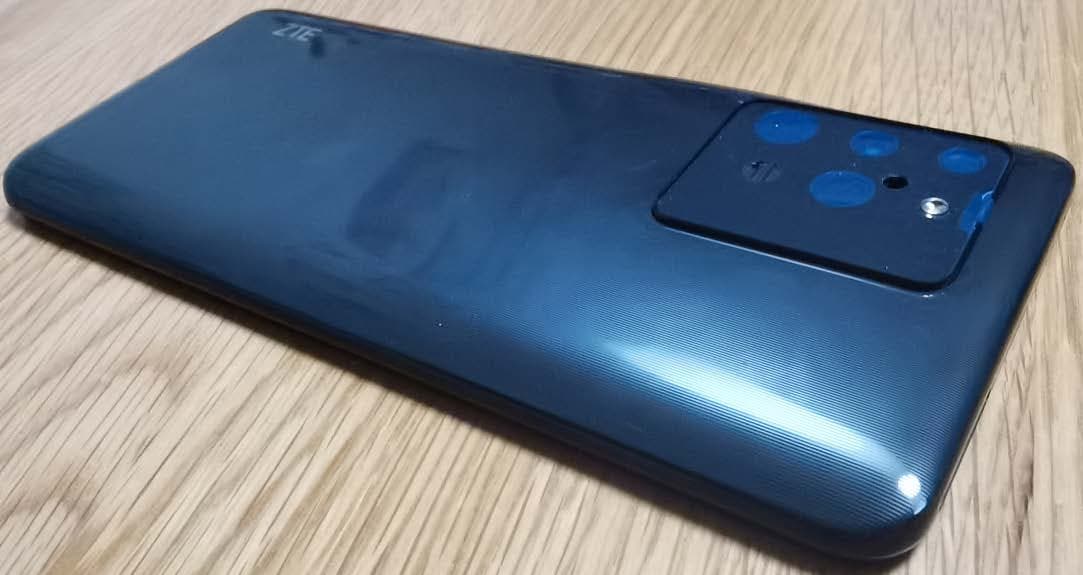 WCDMA/LTE Multi-mode Digital Mobile Phone with Bluetooth, WiFi and GSM - FCC ID SRQ-ZTE9030 - ZTE Corporation (2)