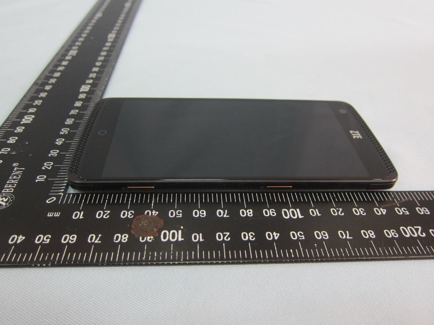 WCDMA/LTE Multi-Mode Digital Mobile Phone - FCC ID SRQ-ZTEA1P - ZTE Corporation (4)
