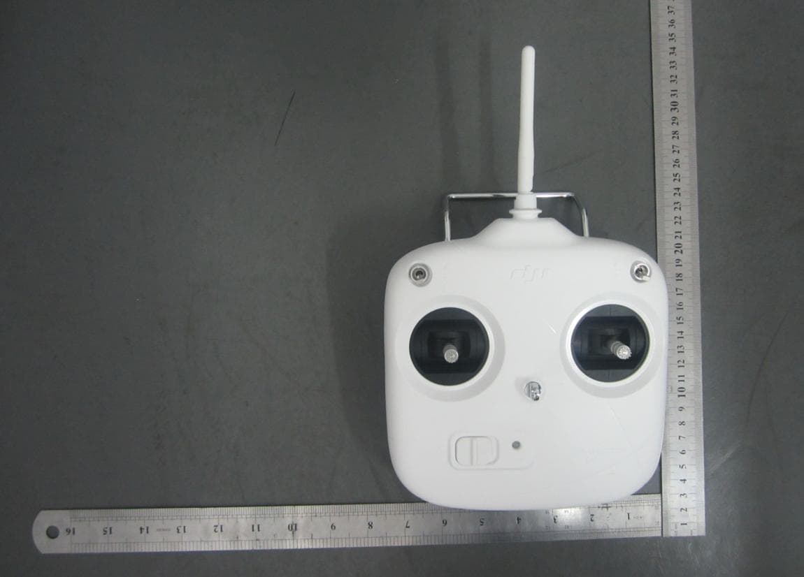 Wireless remote control - FCC ID SS3-201306002 - SZ DJI TECHNOLOGY CO., LTD (4)