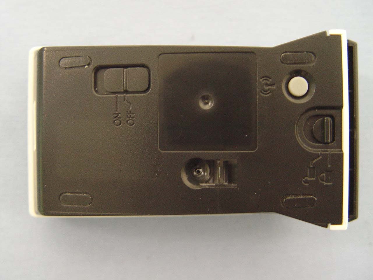 Wireless Mouse - FCC ID SSNBTM900 - LG Electronics Inc. (2)