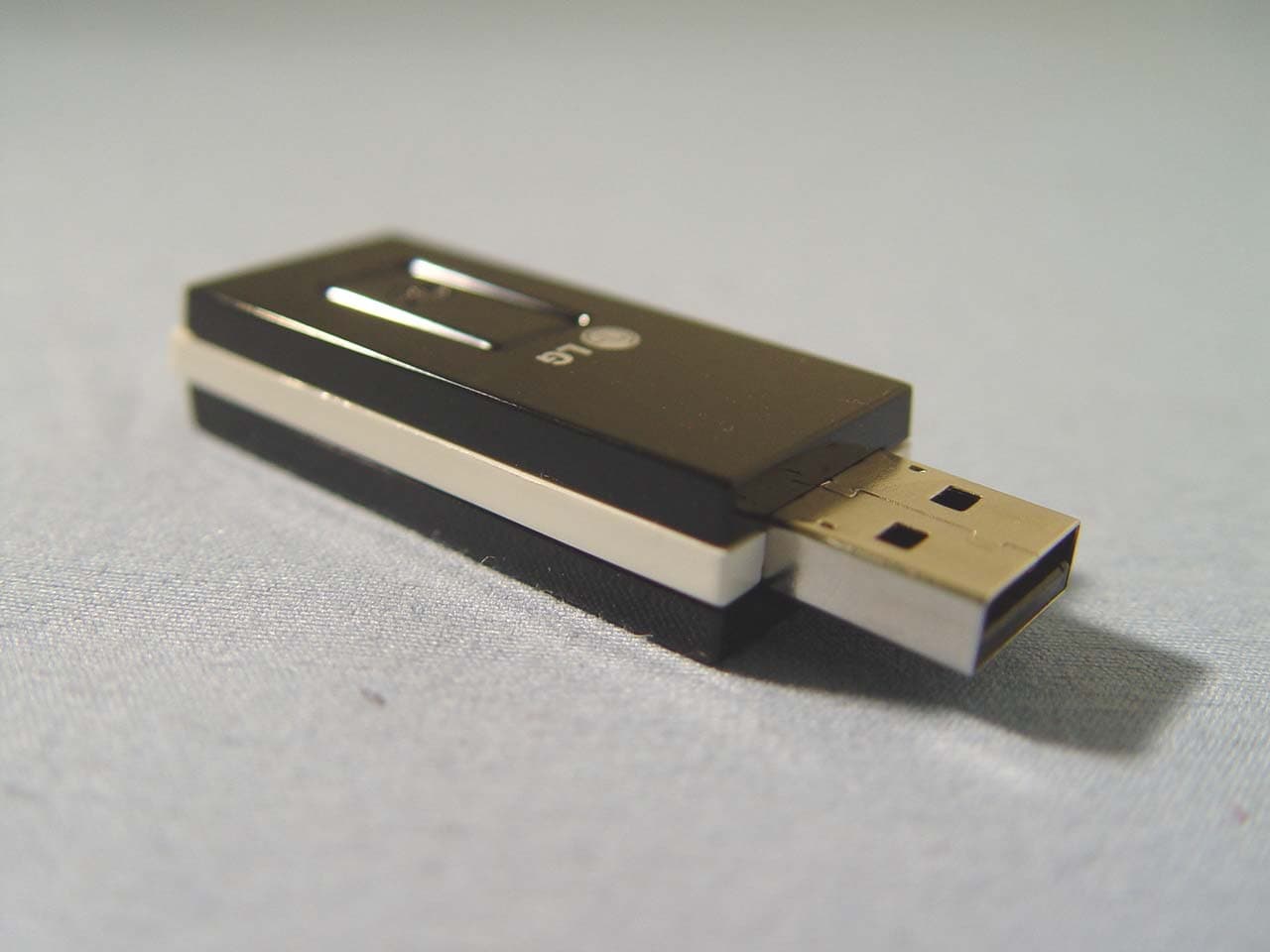 Wireless Dongle - FCC ID SSNCMR900 - LG Electronics Inc. (2)