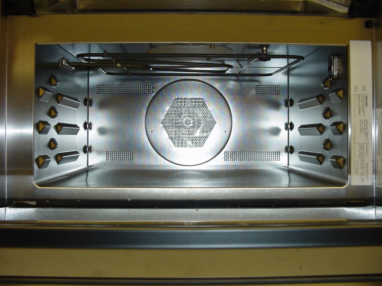 Household Microwave Convection Oven - FCC ID SSVMW6041 - Miele & Cie. KG