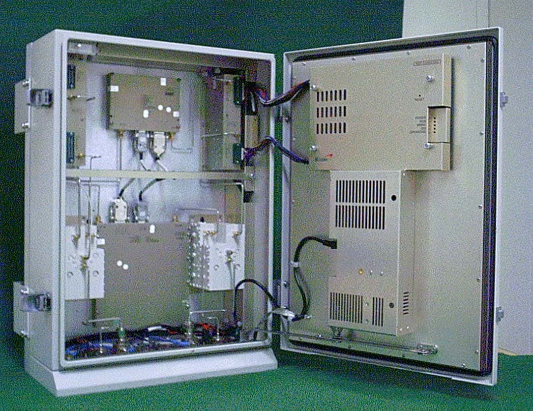 NOTCHCELL Repeater - FCC ID STENRPCS10B - R-tron Inc.