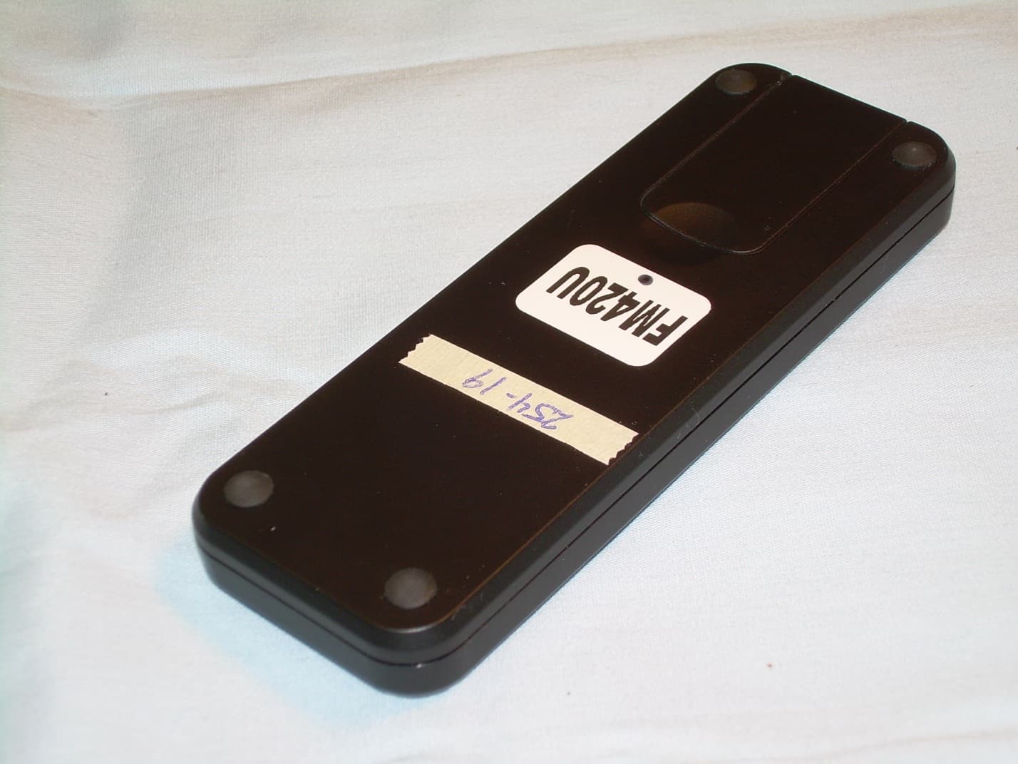 433.9 MHz REMOTE TRANSMITTER - FCC ID SU7FM420U - Controlled Entry Distributors, Inc. (1)