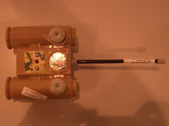 R/C BATTLE TANK - FCC ID SUJ0001-1000 - Apple Toys Development Co., Ltd.