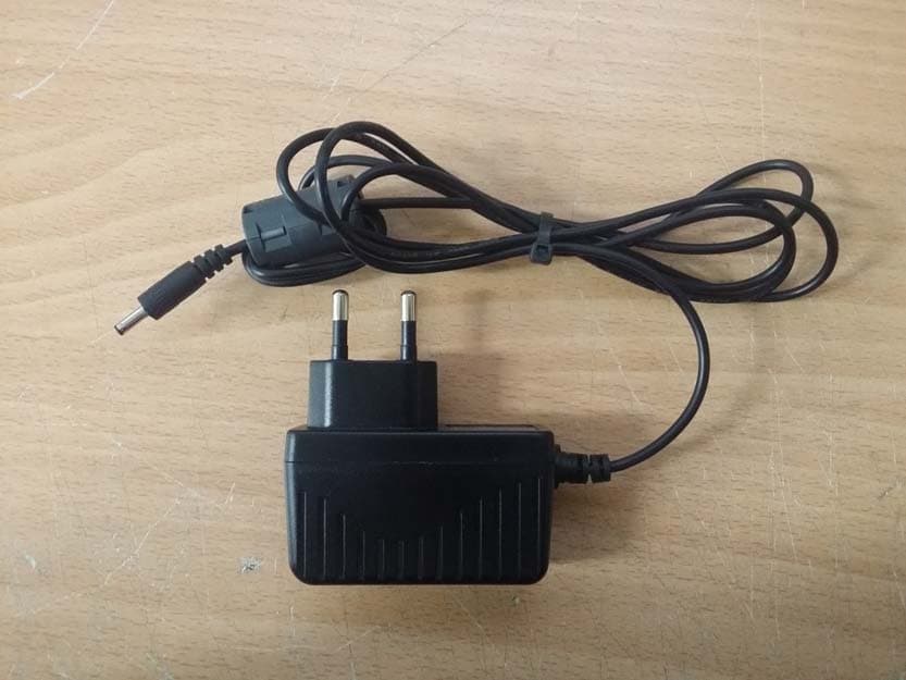 SMART CARD READER - FCC ID SWUDE-632 - Duali Inc. (3)