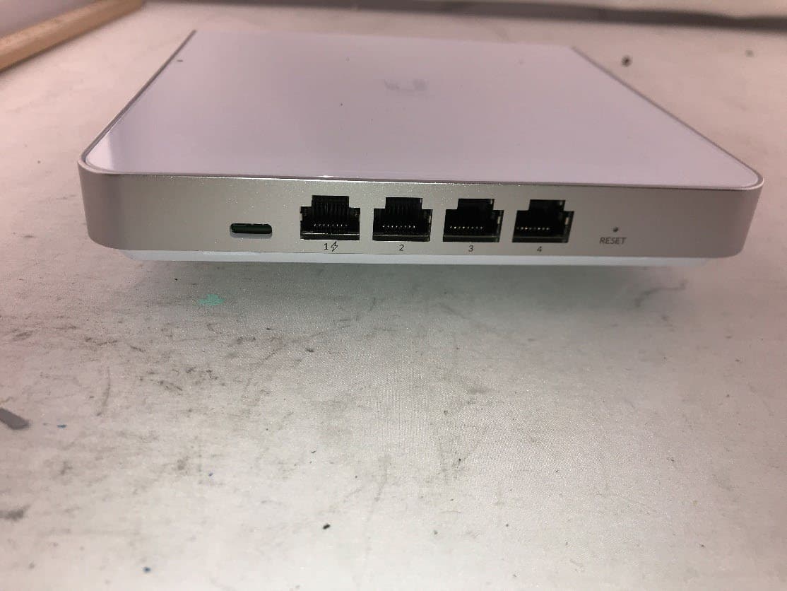 Digital Transmission Radio - FCC ID SWX-U6EPIW - Ubiquiti Inc. (2)