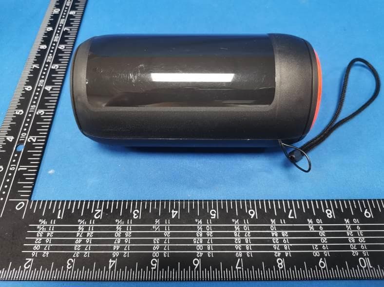 portable speaker - FCC ID SXX-KTS1731 - Shenzhen KingBoard Technology Co., Ltd. (3)
