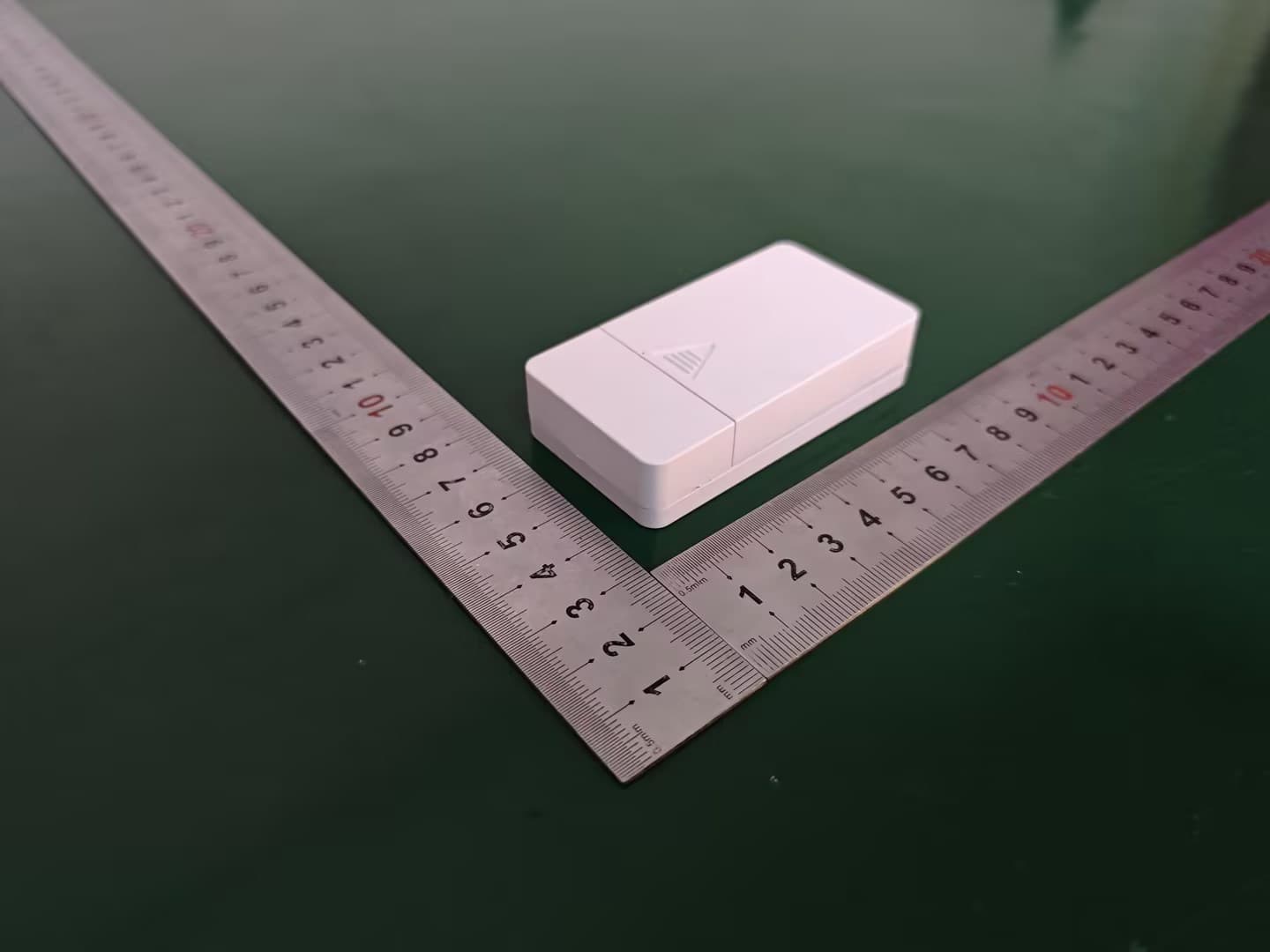 Remote Control - FCC ID SYW-BTRGB3ECPREM1 - Feit Electric Company