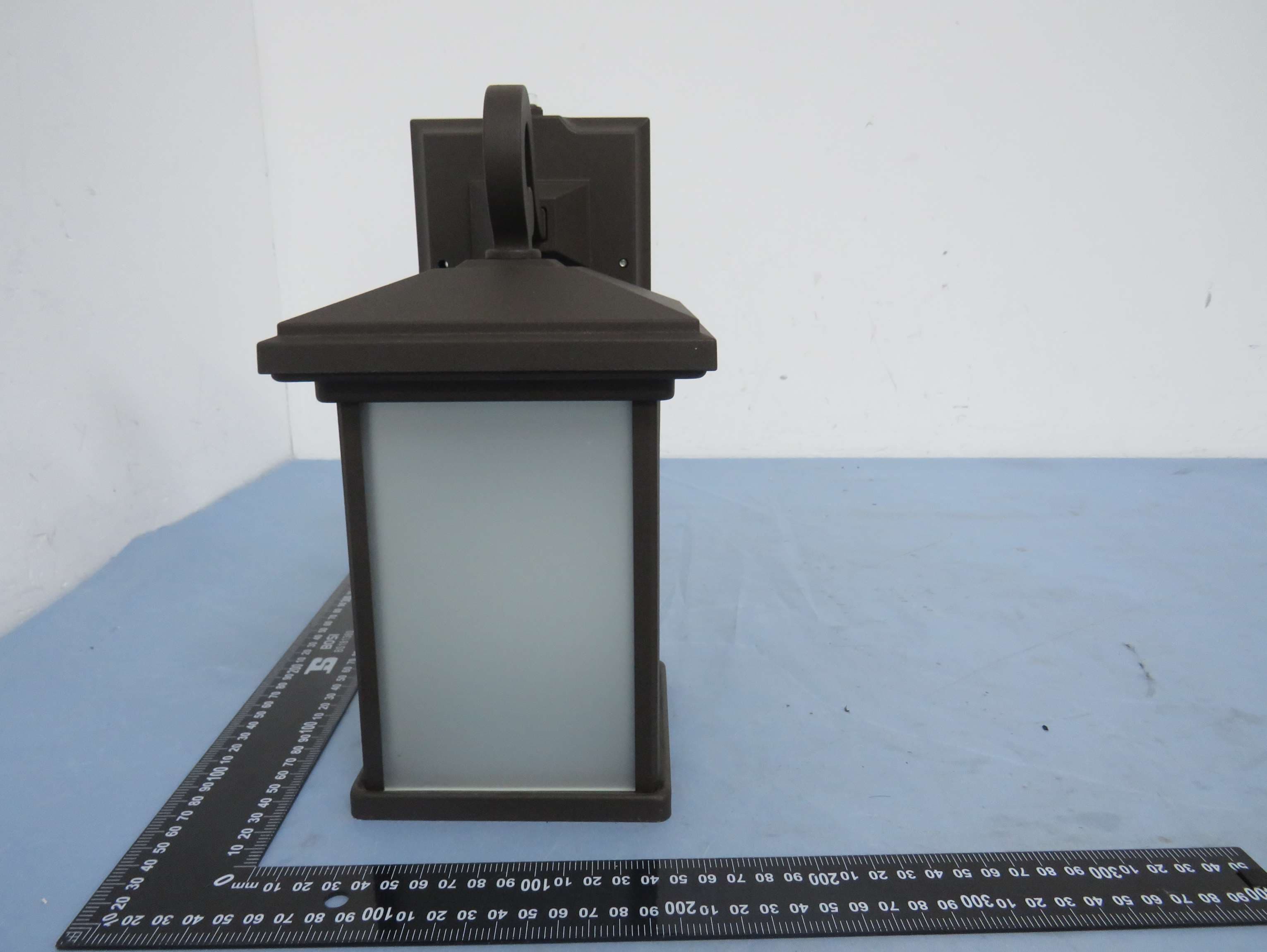 LED ROUND WALL LANTERN, LED SQUARE WALL LANTERN - FCC ID SYW-LAN11SYNC - Feit Electric Company (5)