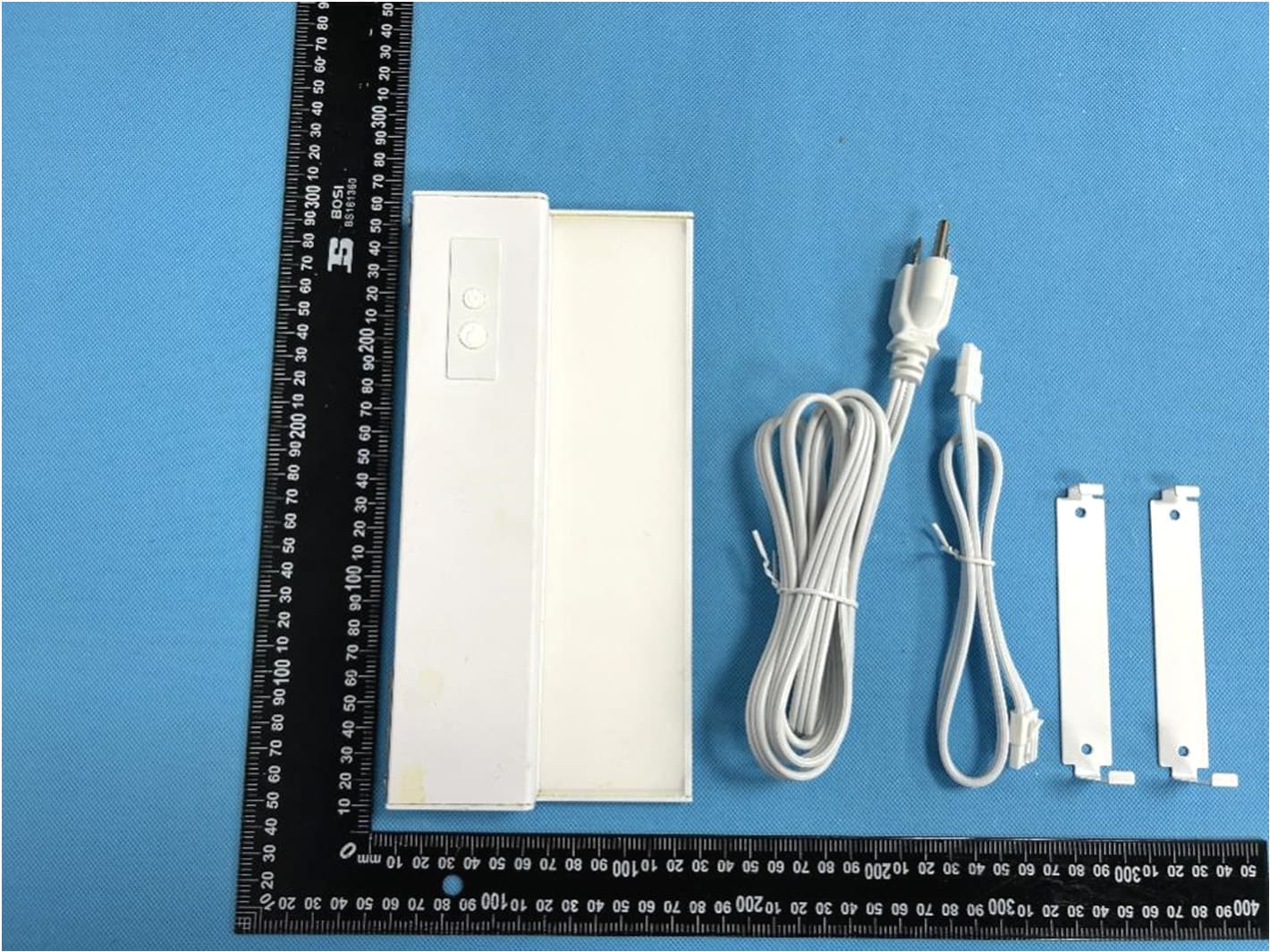 FLAT PANEL UNDER CABINET LIGHT - FCC ID SYW-UC12FP5CCTCA - Feit Electric Company (2)