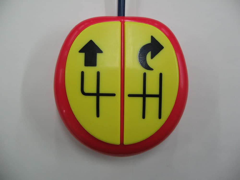 26.96-27.28MHz WIRELESS R/C TOY-TX - FCC ID SZ23077T27 - Planet Toys (HK) Ltd.