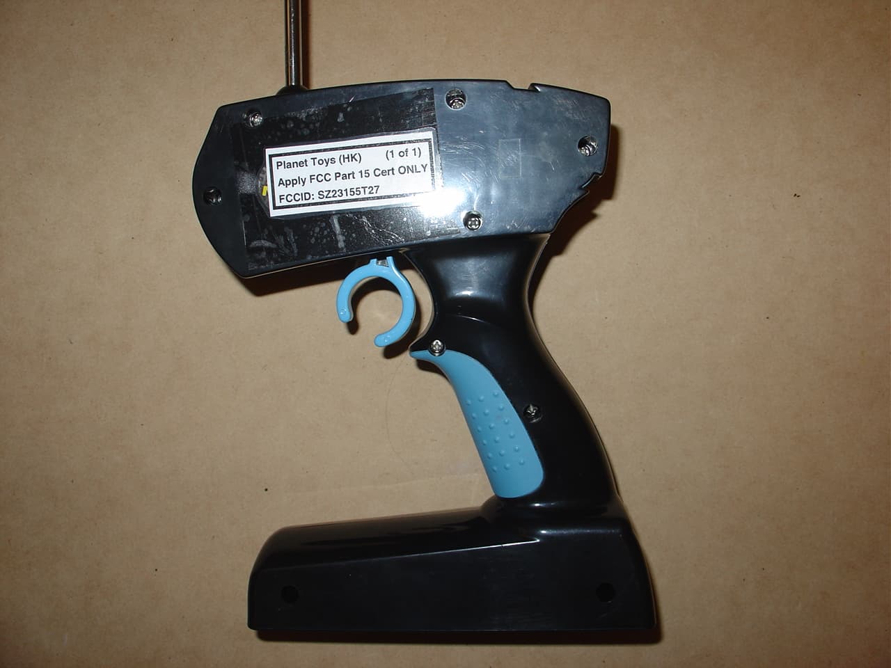 Remote Control Transmitter - FCC ID SZ23155T27 - Planet Toys (HK) Ltd. (2)