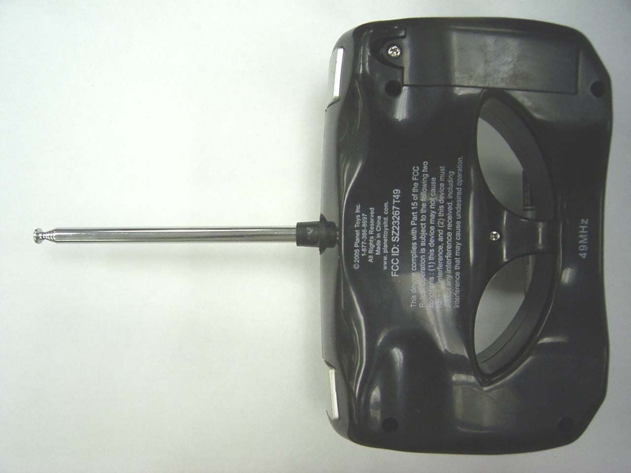 RF Remote Control Transmitter - FCC ID SZ23267T49 - Planet Toys (HK) Ltd. (2)