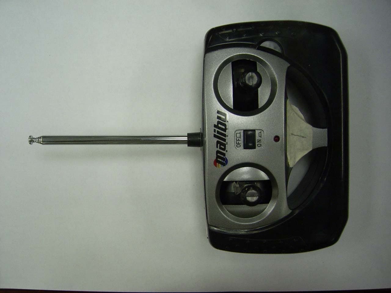RF Remote Control Transmitter - FCC ID SZ23267T49 - Planet Toys (HK) Ltd.