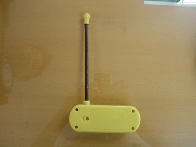 27 MHz Remote Control Transmitter - FCC ID SZ23316T27 - Planet Toys (HK) Ltd.