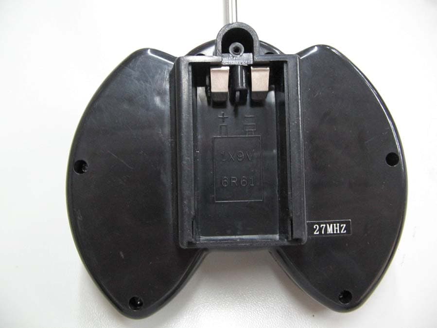 27 MHz TRANSMITTER - FCC ID SZ23351T27 - Planet Toys (HK) Ltd. (2)